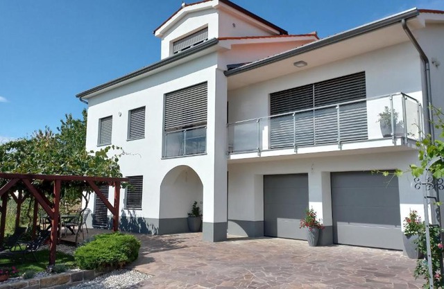 Apartma Nona Roža