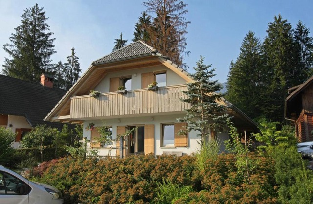 Apartma - Počitniška hiša Lodi