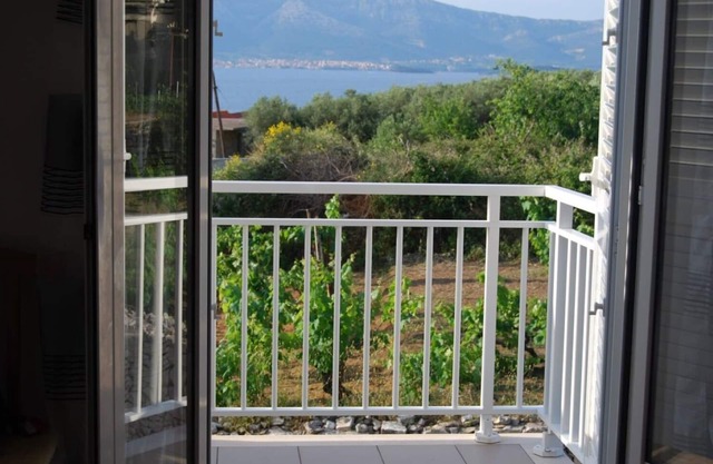 Apartments Krila (110871-A1) - Lumbarda - island Korcula