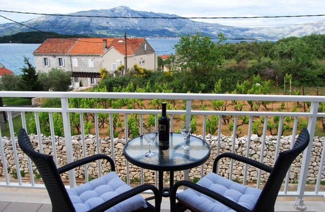 Apartments Krila (110871-A2) - Lumbarda - island Korcula