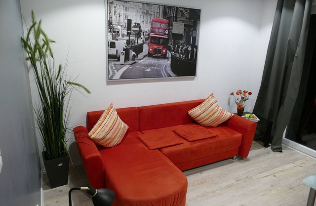 Apartment/Fitter's Apartment "At the Westerwald Lake District" London