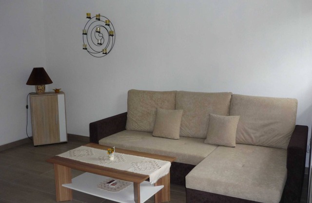Apartment 1 - Horn: Vacation in a thatched house in Schleswig-Holstein