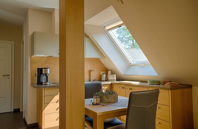 Apartment 1 living room/kitchenette, bedroom, shower/WC, breakfast room. - Schrebenza Apartments