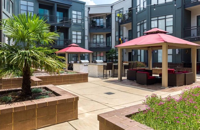 Apartment 10 Min Walk to Epicenter with Wifi