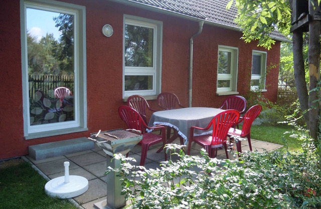 Apartment 2, 2 bedrooms with double bed, 2 extra beds (1 x bedroom, 1 x living area).