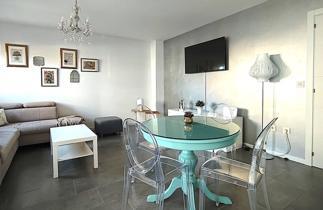 Apartment 2 minutes from the beach! Ideal for a few days with family and couples.