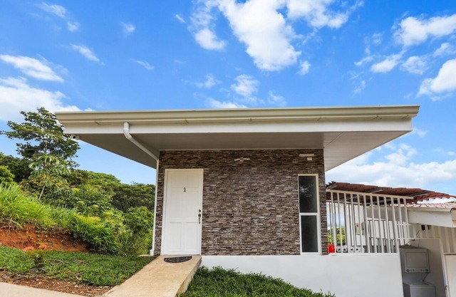 Apartment #3 -1-bedroom apartment with WiFi, AC in tranquil Tarcoles