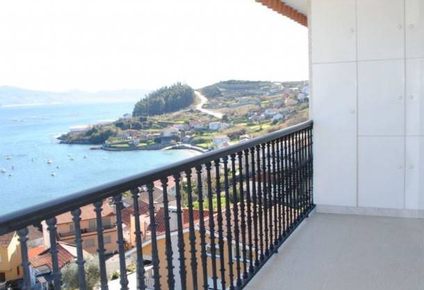 Apartment - 3 Bedrooms with Sea views - 106537