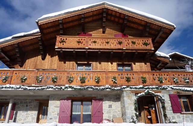 APARTMENT 4 PEOPLE IN CHALET 4 STARS