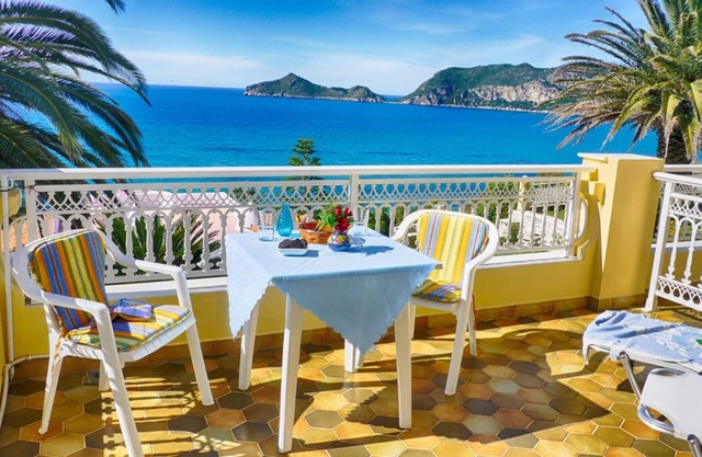 Flora Beach Mit Wunderschönen Meerblick Nur Vom Schönen Sandstrand Entfernt 
