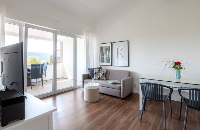 Apartment '5' with Shared Garden, Balcony and Wi-Fi