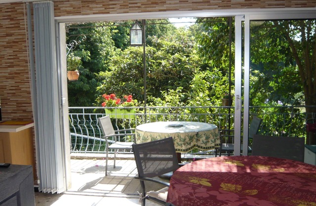 APARTMENT 50 M² AIR CONDITIONED VIEW ON GARDEN