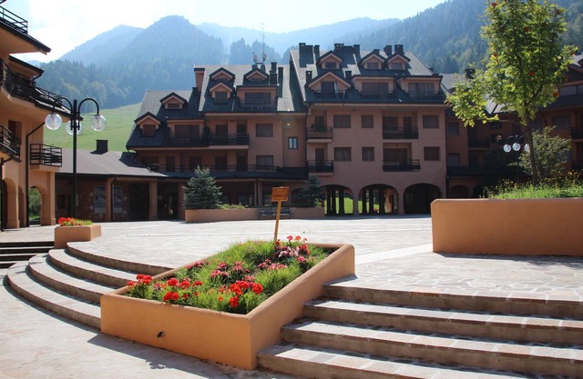 Apartment 6 beds in Residence at 1200 meters