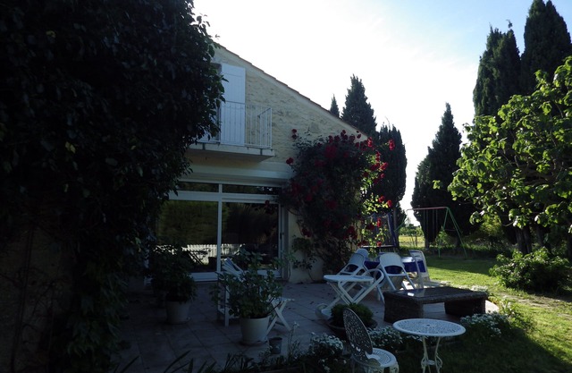 Apartment 6 people in an authentic Provencal Mas with large swimming pool