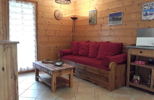 Apartment 6 pers. Ground floor with pool and parking