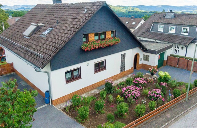 Apartment '65 Qm Ferienwohnung Im Sauerland' with Private Terrace and Wi-Fi