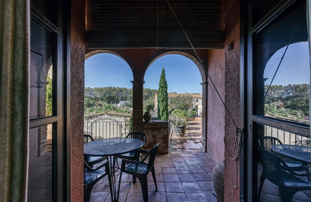 Apartment 'Apartaments Can Gibert - Aiguamolls' with Private Terrace, Wi-Fi and Air Conditioning