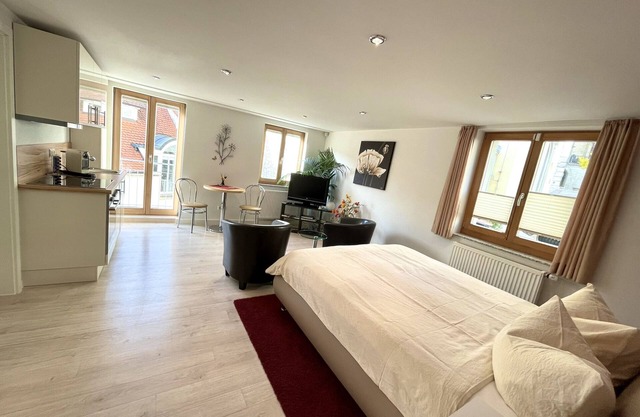 Apartment 'Am Schloss' with Private Terrace and Wi-Fi