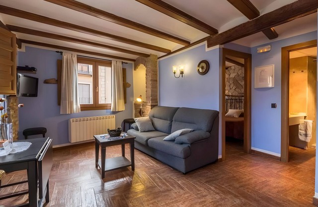 Apartment 'Amira' with Wi-Fi and Air Conditioning