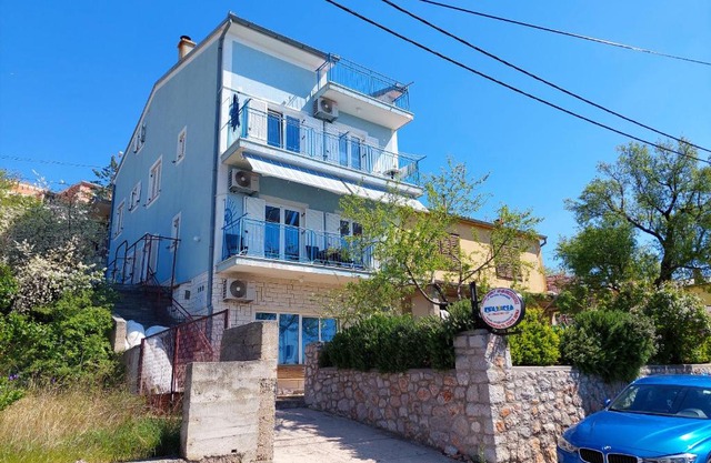 Apartment and Room Katica