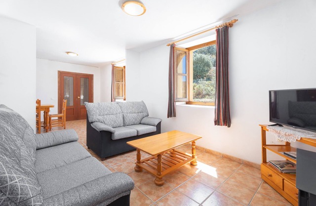Apartment 'Antiga Escola De Molinell' with Mountain View, Private Terrace and Private Garden