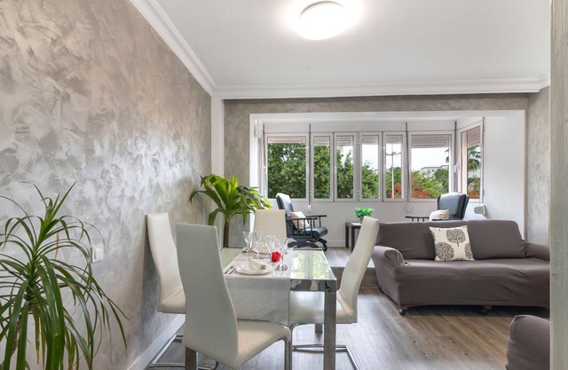 Apartment 'Antiguo Estadio' with Private Terrace, Balcony and Wi-Fi
