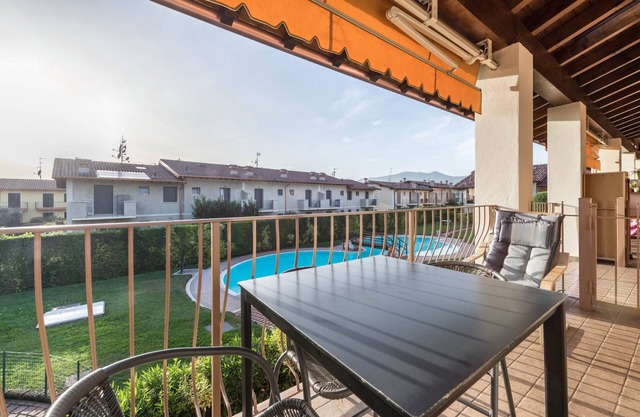 Apartment 'Appartamento Raffa' with Shared Pool, Wi-Fi and Air Conditioning