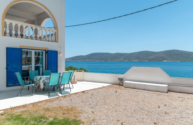 Apartment 'Apollonas' with Sea View, Wi-Fi and Air Conditioning