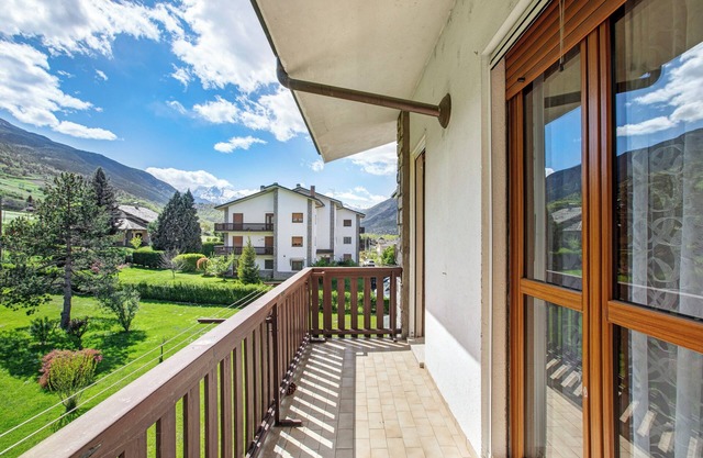 Apartment 'Appartamento Belvedere' with Mountain View, Shared Garden and Balcony