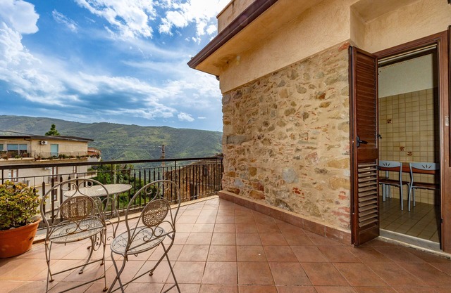 Apartment 'Appartamento 4 - Stanza 42' with Shared Terrace, Wi-Fi and Air Conditioning