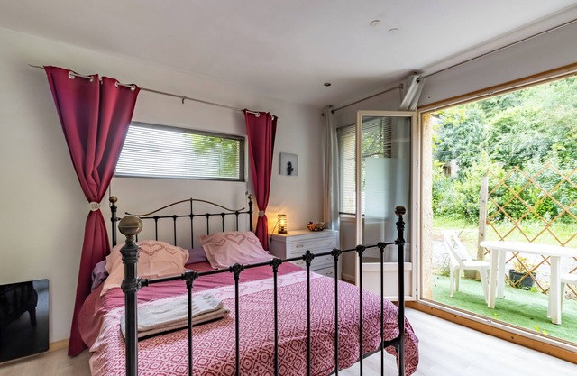 Apartment 'Appartemment Ancienne Ferme' with Shared Terrace, Private Garden and Wi-Fi