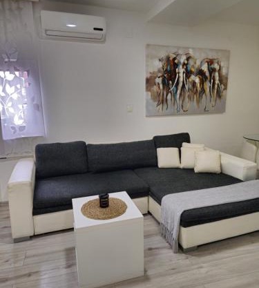 Apartment Aria