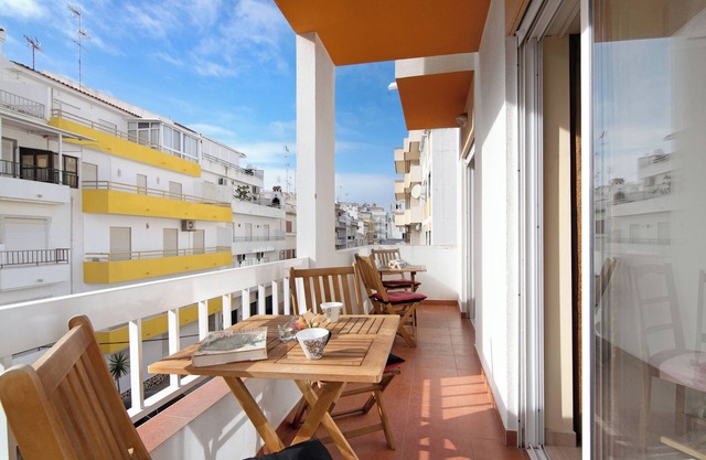 Apartment "Beija Flor" with Private Balcony, Wi-Fi & A/C