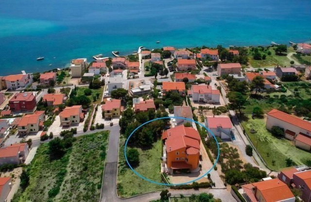 Apartment Buljubasic (RAB145) in Rab/Rab - 6 persons, 2 bedrooms