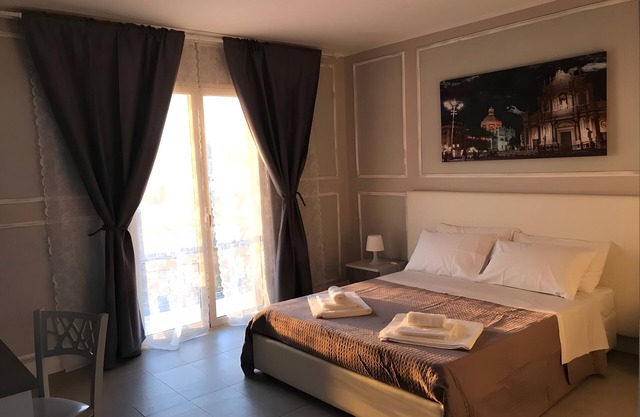 Apartment 'Camera 302 Con Balcone - Terrazza' with Shared Terrace, Wi-Fi and Air Conditioning