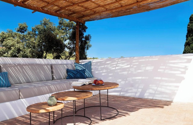 Apartment Casa Le Rocce San Pantaleo with Pool, Terrace & Wi-Fi