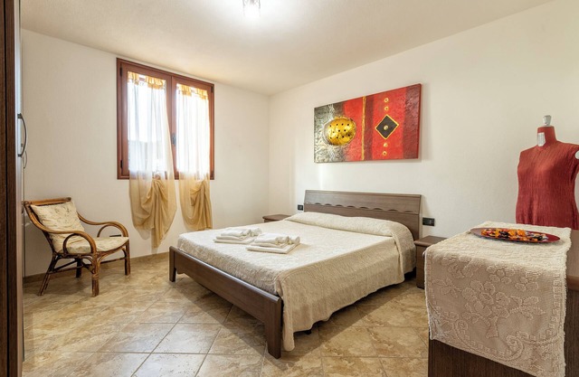 Apartment 'Casa Vacanze Vicino ad Alghero' with Terrace, Garden and Wi-Fi