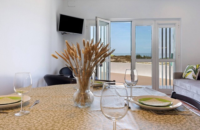 Apartment 'Casa Vasconcelos' with Sea View, Private Terrace and Wi-Fi