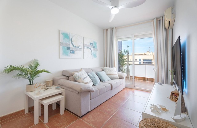 Apartment 'Chillout I'akevan' with Sea View, Shared Pool and Wi-Fi