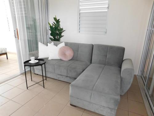 Apartment Close to Beach & Private Parking