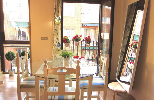 Apartment: Close to everything and very comfortable