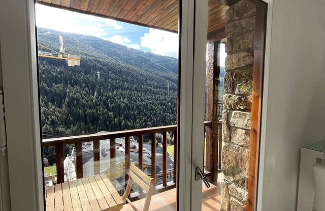 APARTMENT CLOSE TO THE SLOPES, SOLDEU