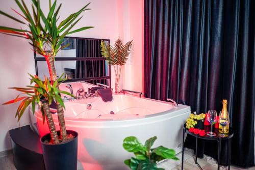 Apartment de Lux Craiova Jacuzzi Pat Rotund Semineu Zona Ford
