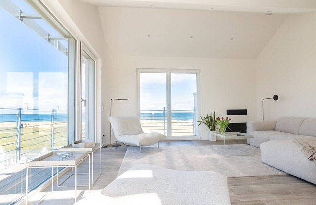 Apartment 'Ferienwohnung Steuerbord' with Sea View, Balcony and Wi-Fi
