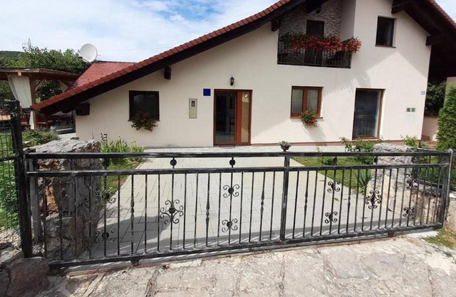 Apartment Dujmović 1 - Two Bedroom Apartment with Terrace