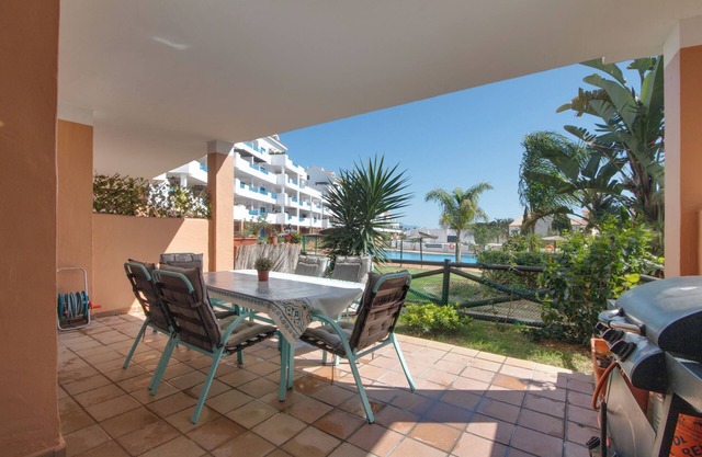 Apartment 'Duquesa Suites Golf and Gardens' with Shared Pool, Wi-Fi and Air Conditioning