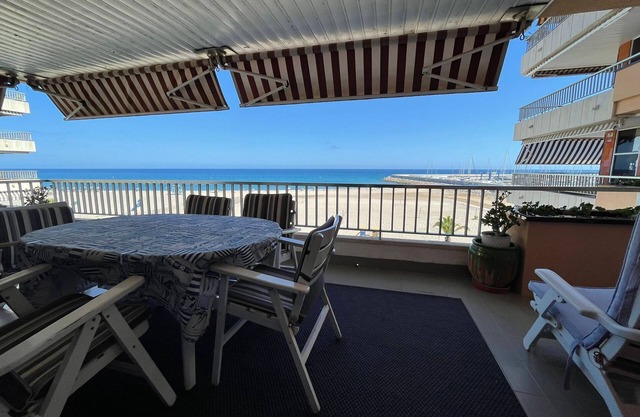Apartment 'En Primera Línea De Mar' with Sea View, Shared Pool and Wi-Fi