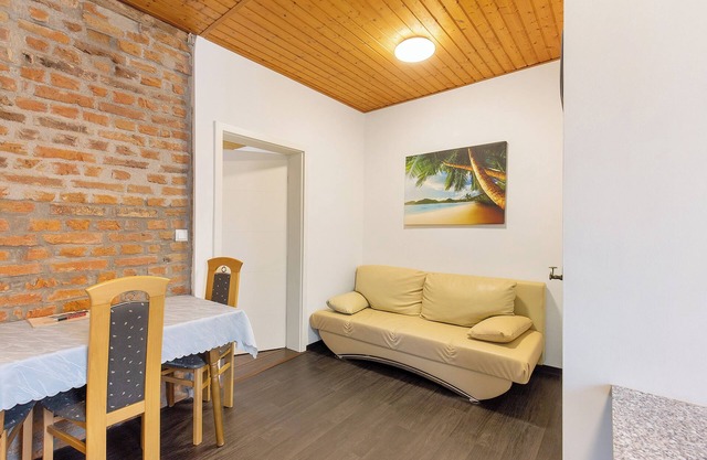 Apartment 'Erdgeschoss' with Shared Terrace, Shared Garden and Wi-Fi