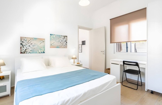 Apartment 'Evan Suites No 2' with Wi-Fi and Air Conditioning