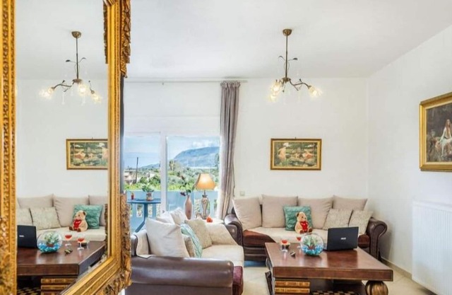 Apartment 'Fanis Family House' with Balcony, Wi-Fi and Air Conditioning